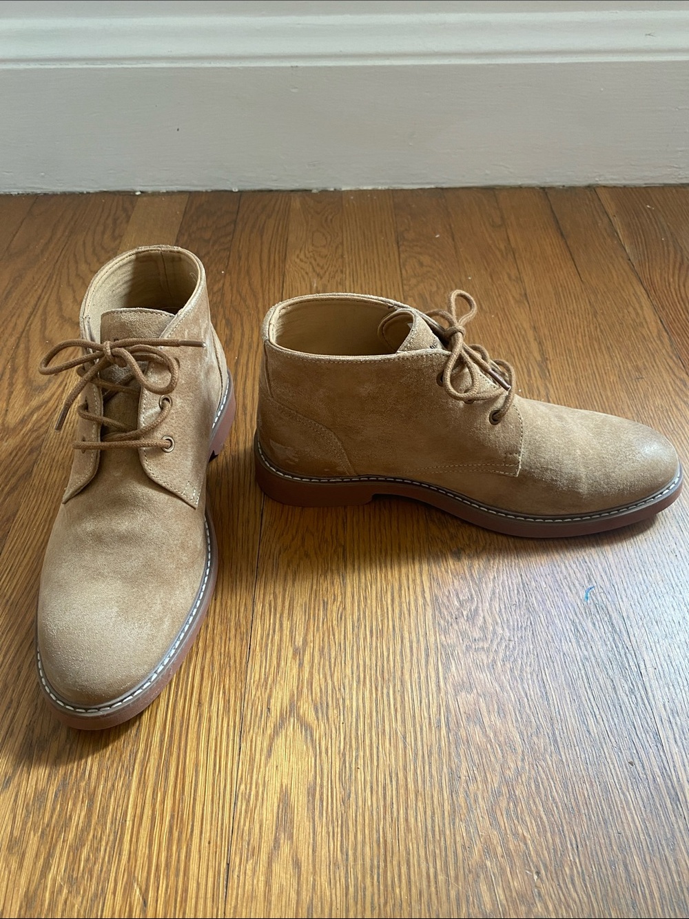 Hush Puppies Men's Suede Chukka Boots in Tan